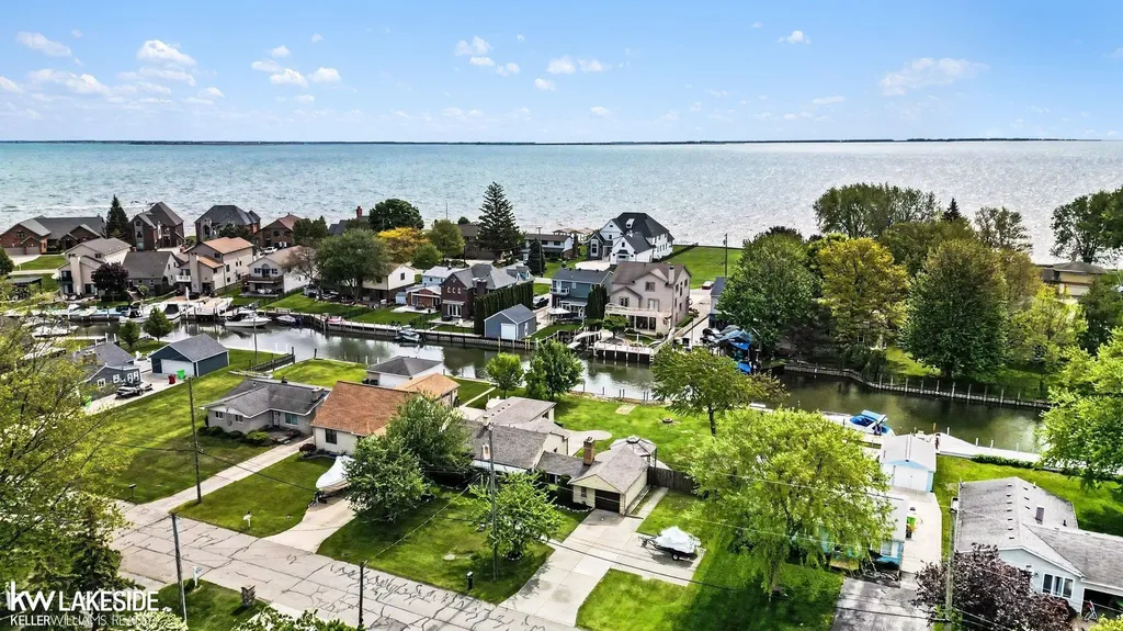 37470 Lakeville Street Harrison Charter Township MI 48045