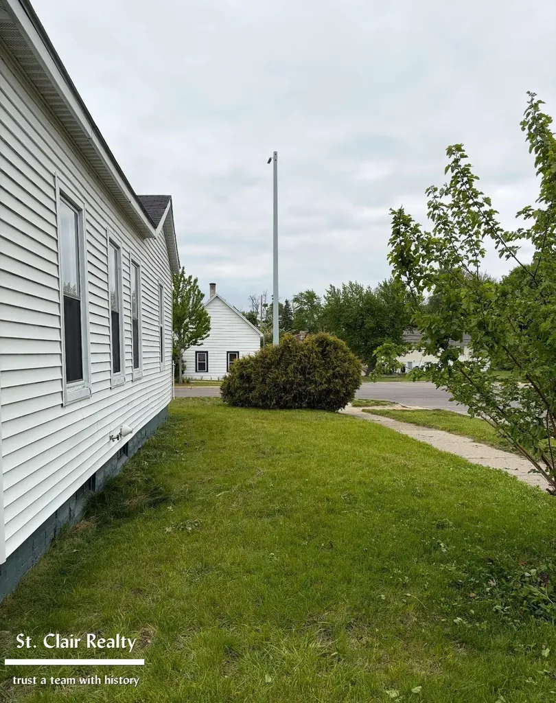 506 W Muskegon Avenue Muskegon City MI 49440
