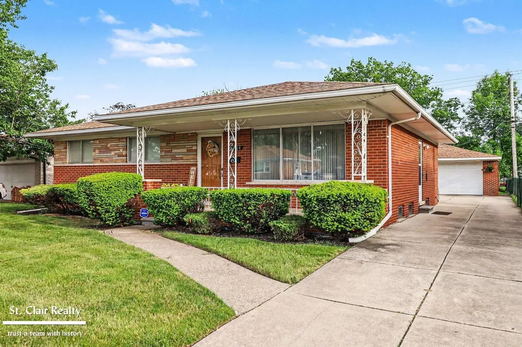 17114 Wilson Avenue Eastpointe City MI 48021