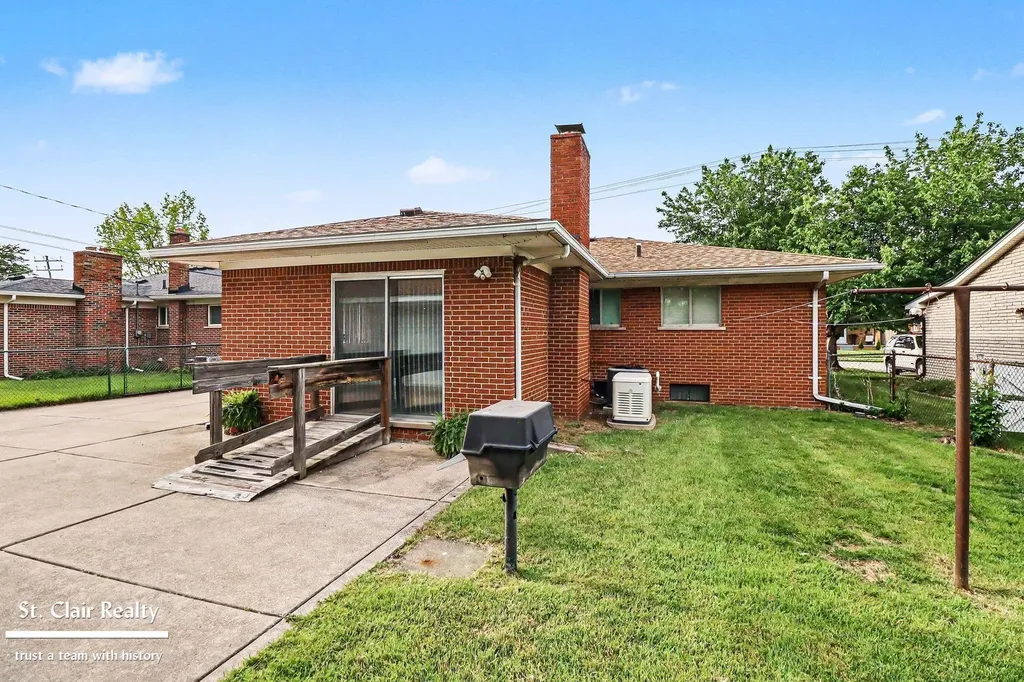 17114 Wilson Avenue Eastpointe City MI 48021