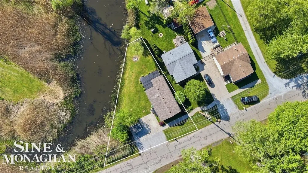 2122 Michigan Street Algonac City MI 48001