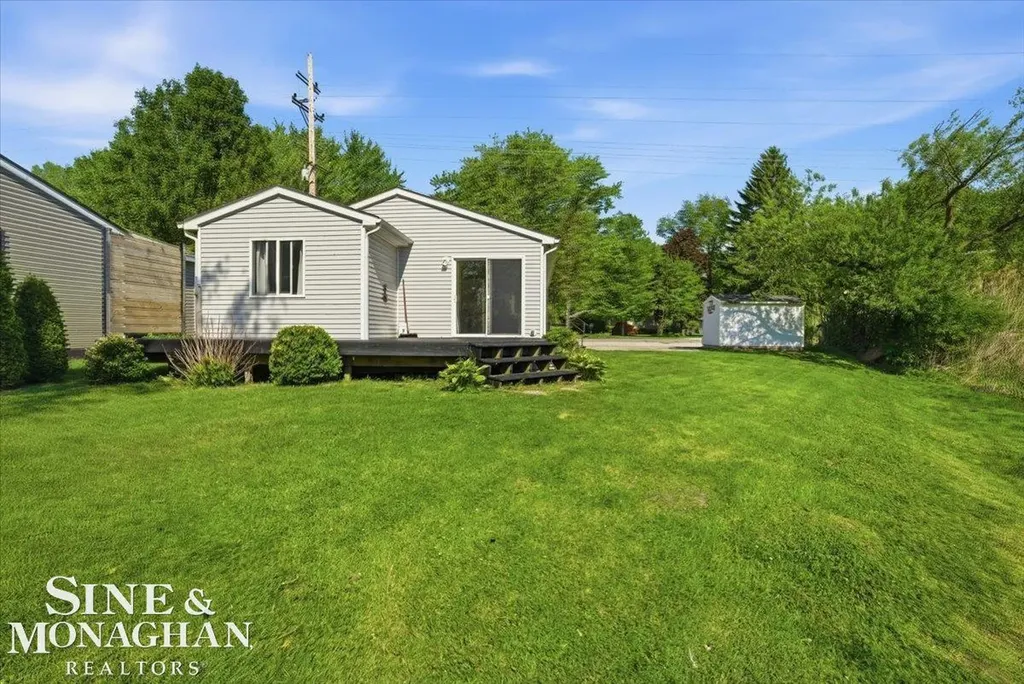 2122 Michigan Street Algonac City MI 48001