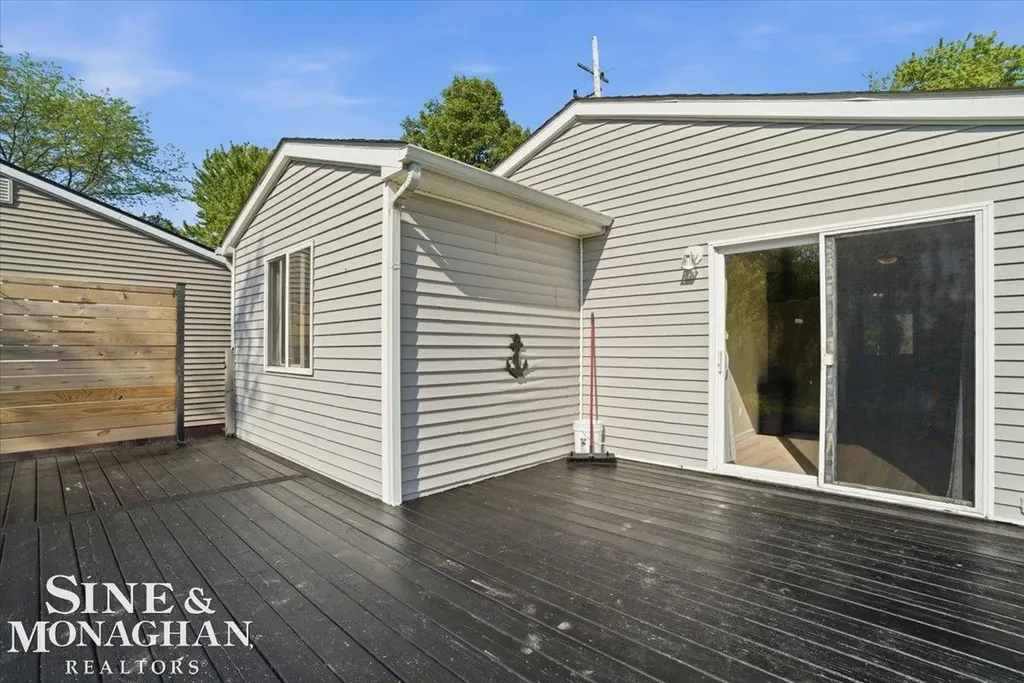 2122 Michigan Street Algonac City MI 48001