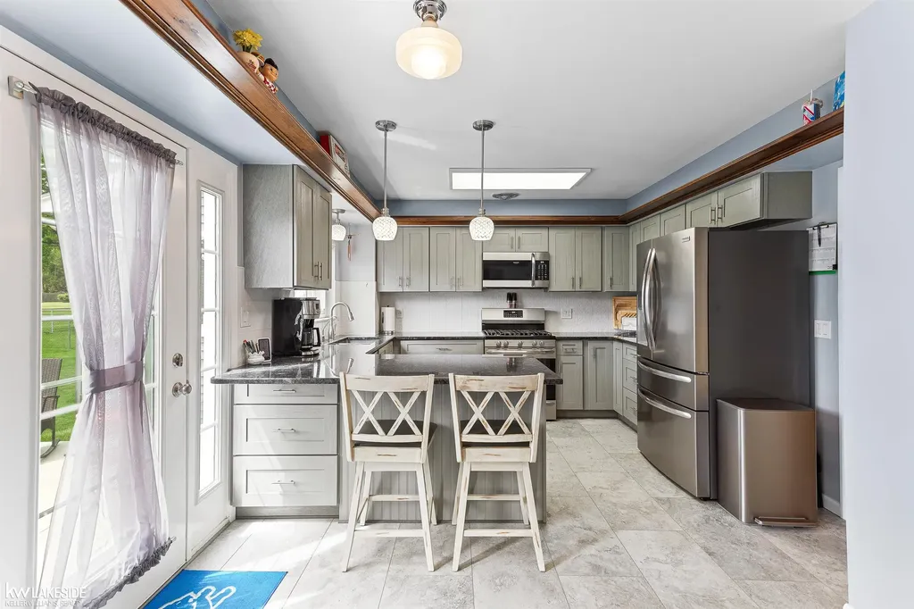 73959 Franklin Lane Armada Village MI 48005