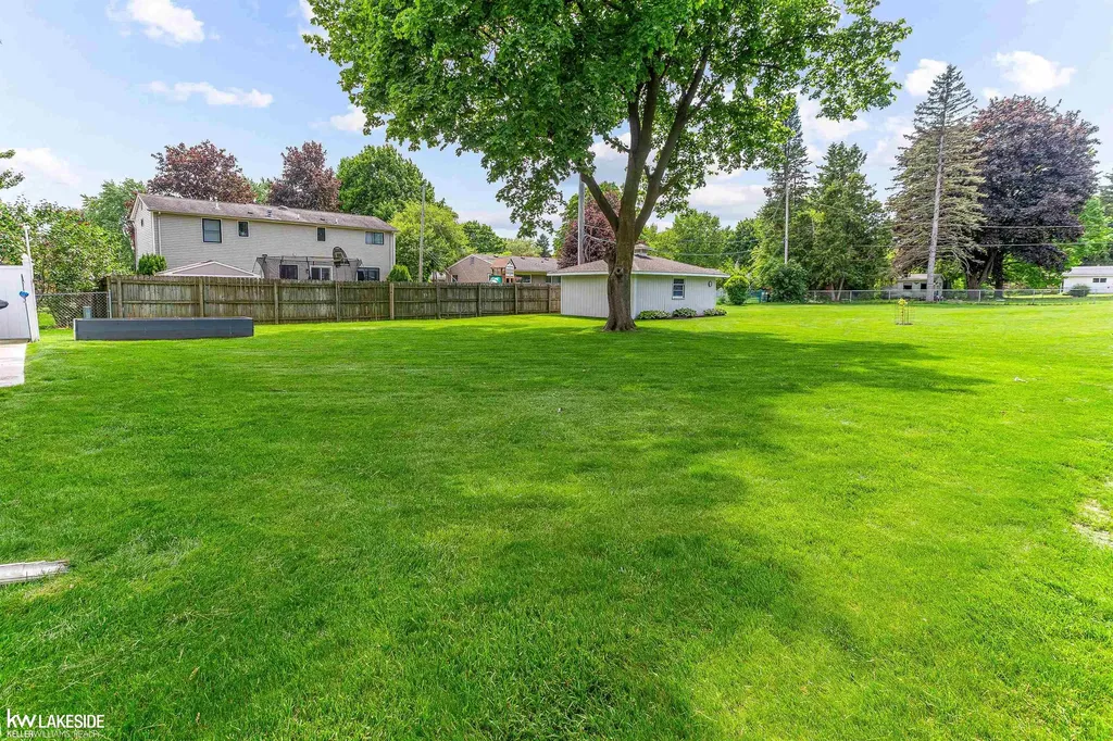 73959 Franklin Lane Armada Village MI 48005
