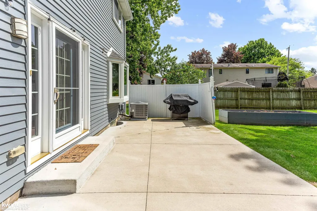 73959 Franklin Lane Armada Village MI 48005
