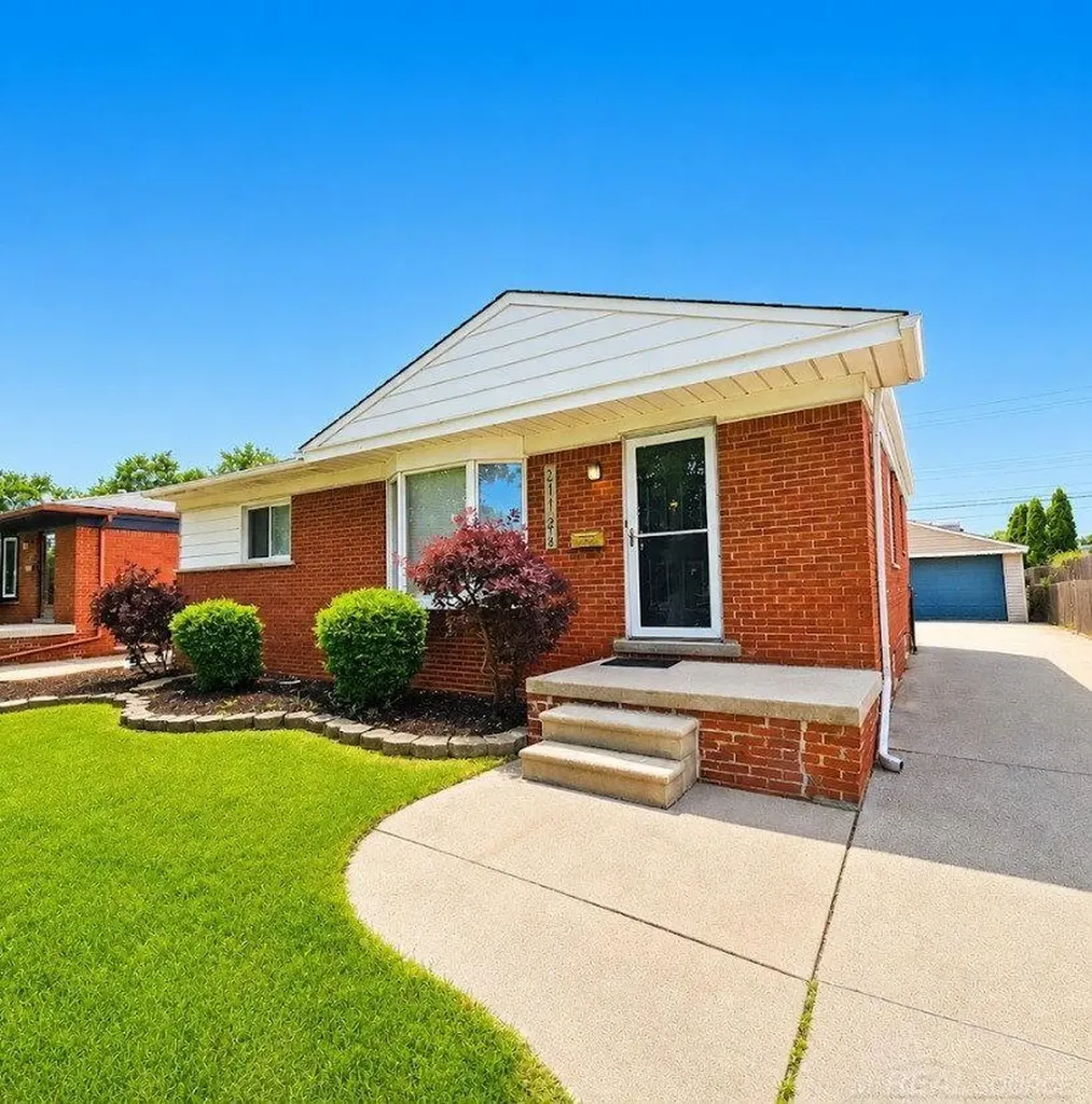 21724 Arrowhead Street St. Clair Shores City MI 48082