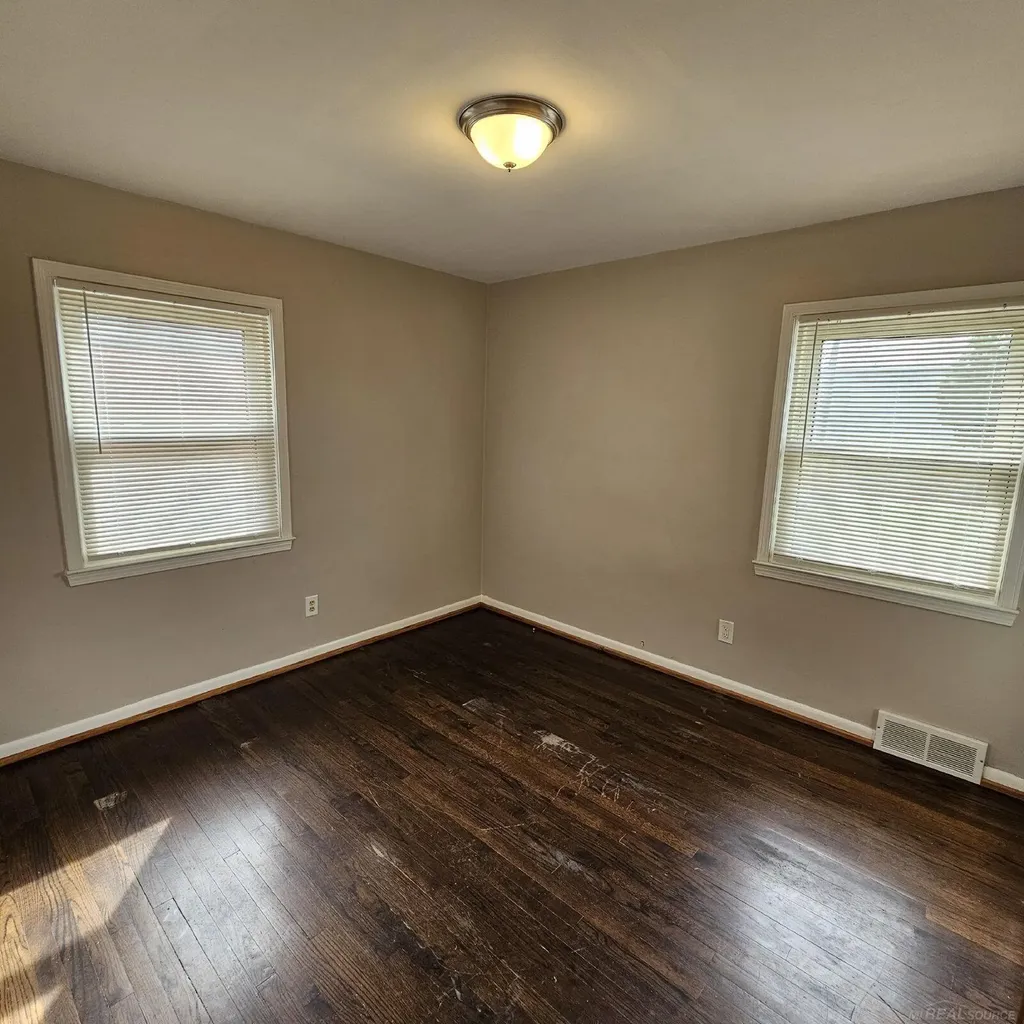 21724 Arrowhead Street St. Clair Shores City MI 48082
