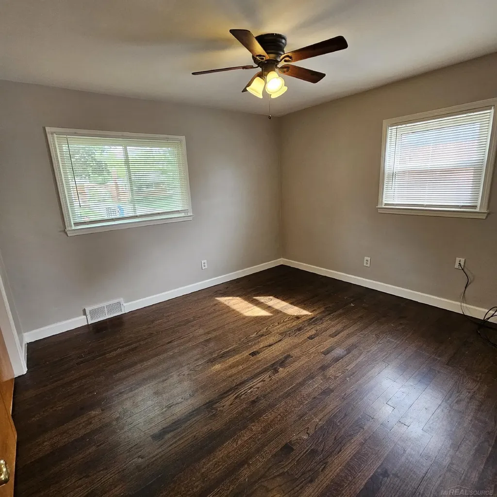21724 Arrowhead Street St. Clair Shores City MI 48082