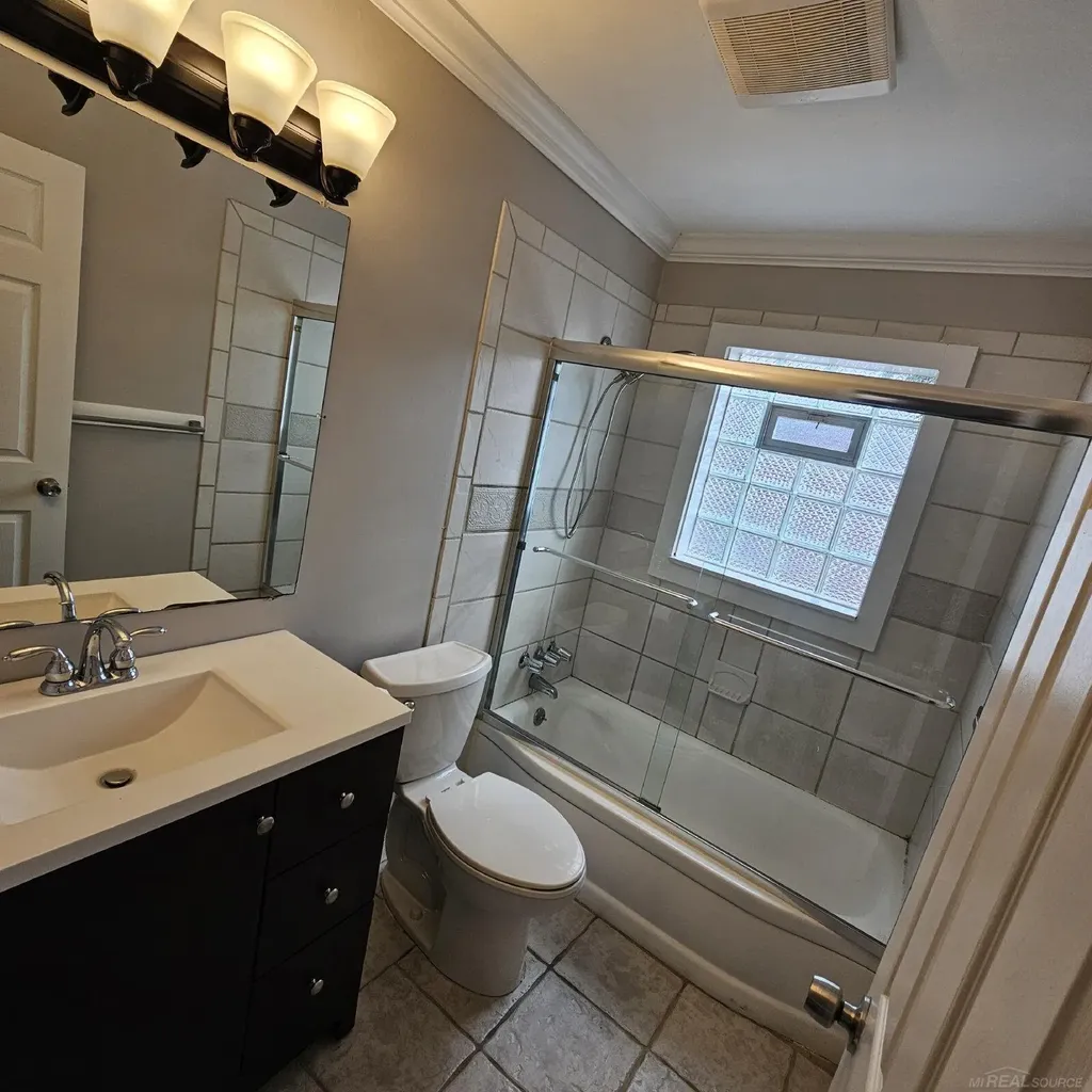 21724 Arrowhead Street St. Clair Shores City MI 48082