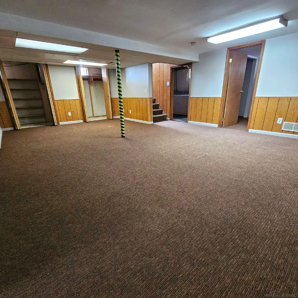21724 Arrowhead Street St. Clair Shores City MI 48082
