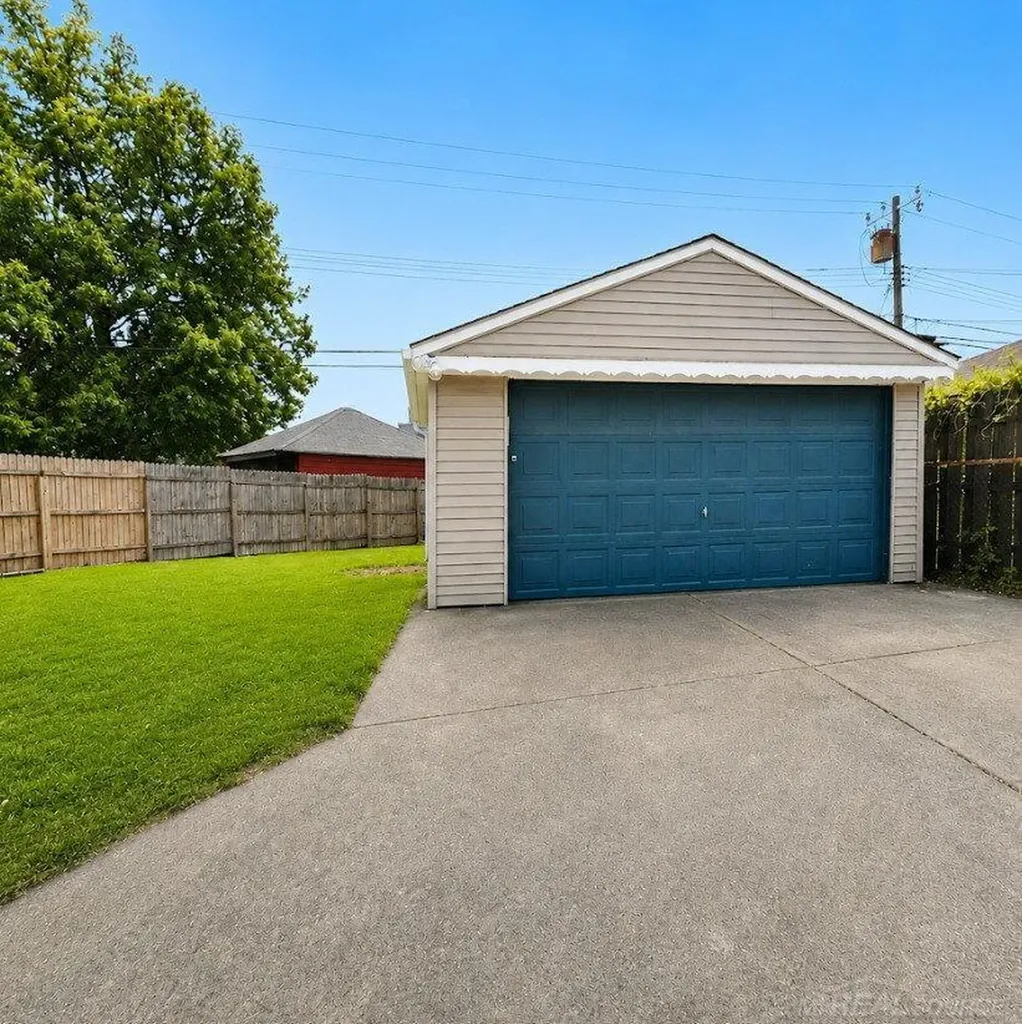 21724 Arrowhead Street St. Clair Shores City MI 48082