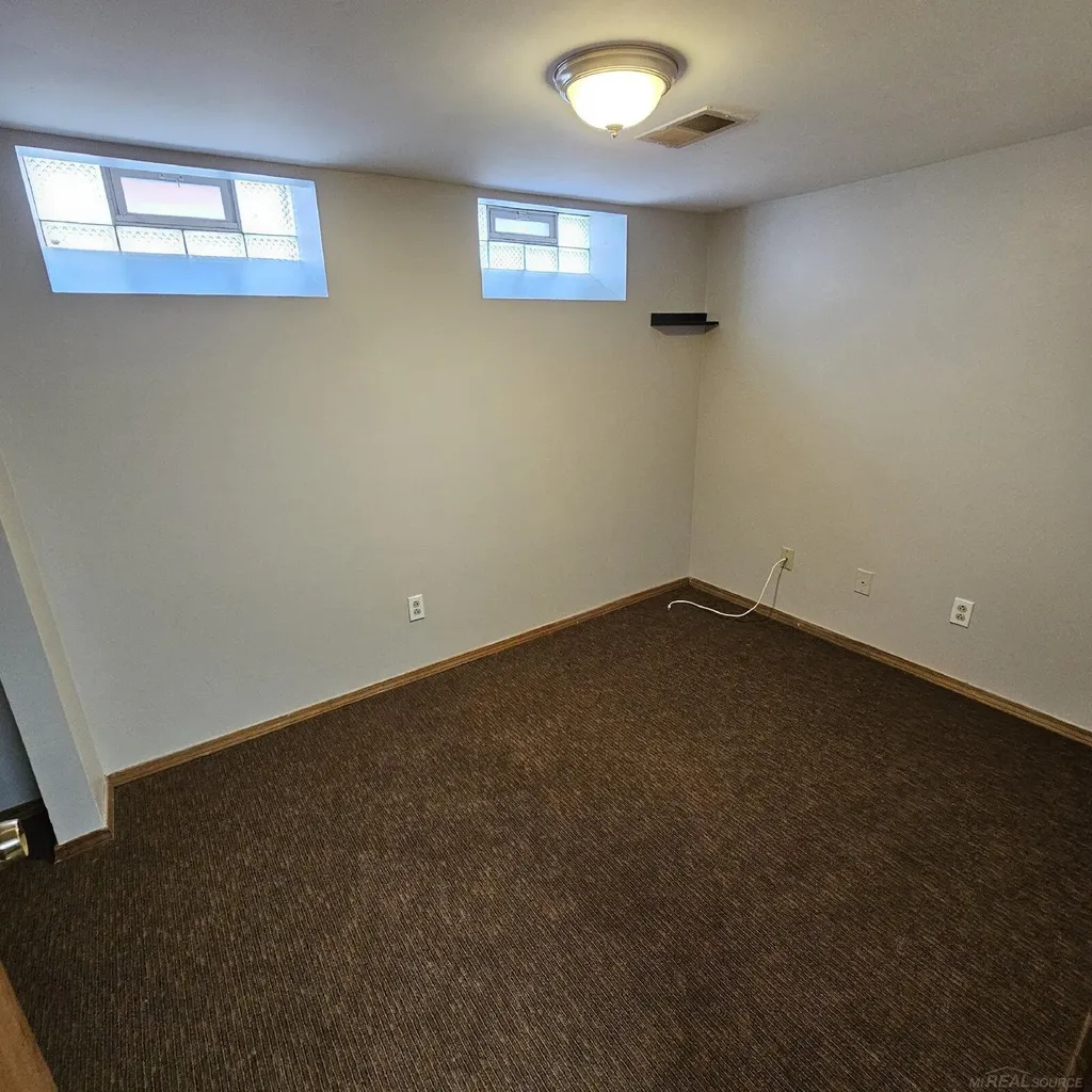 21724 Arrowhead Street St. Clair Shores City MI 48082
