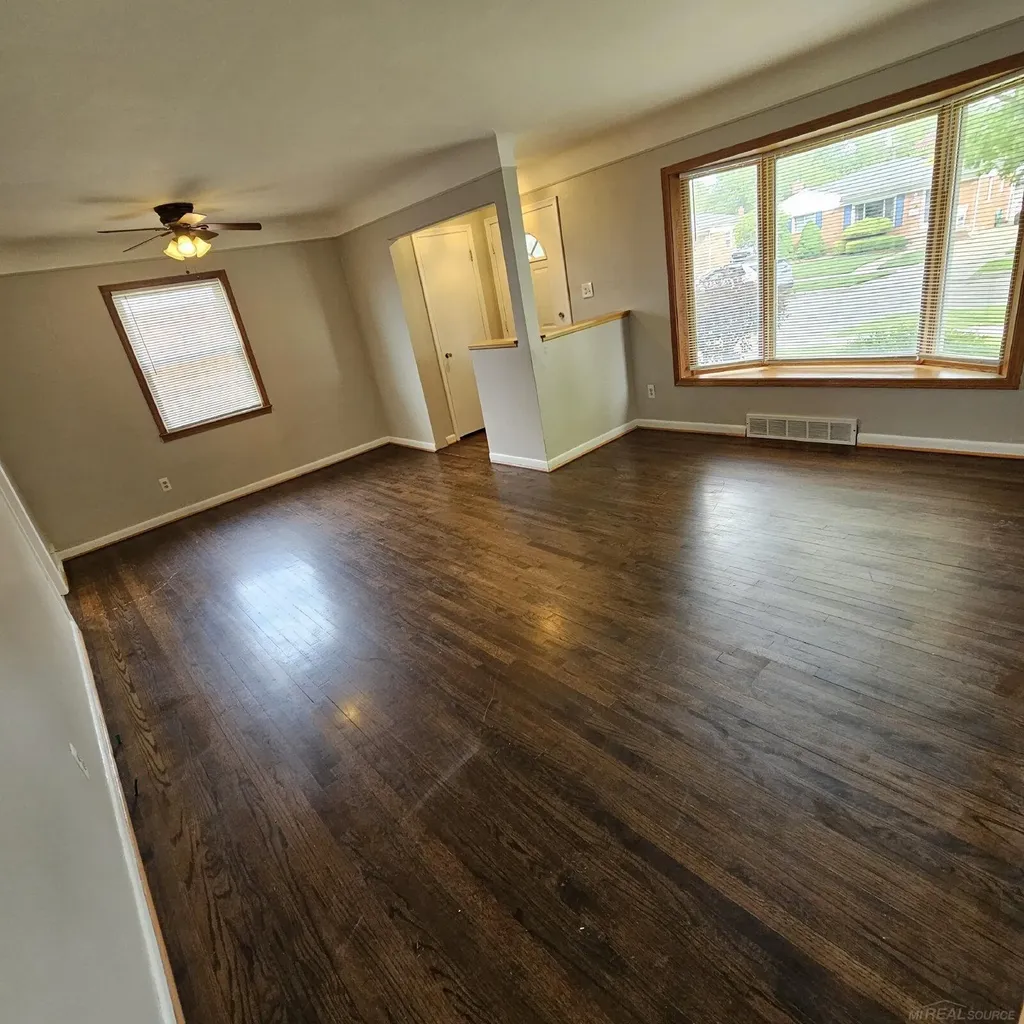 21724 Arrowhead Street St. Clair Shores City MI 48082