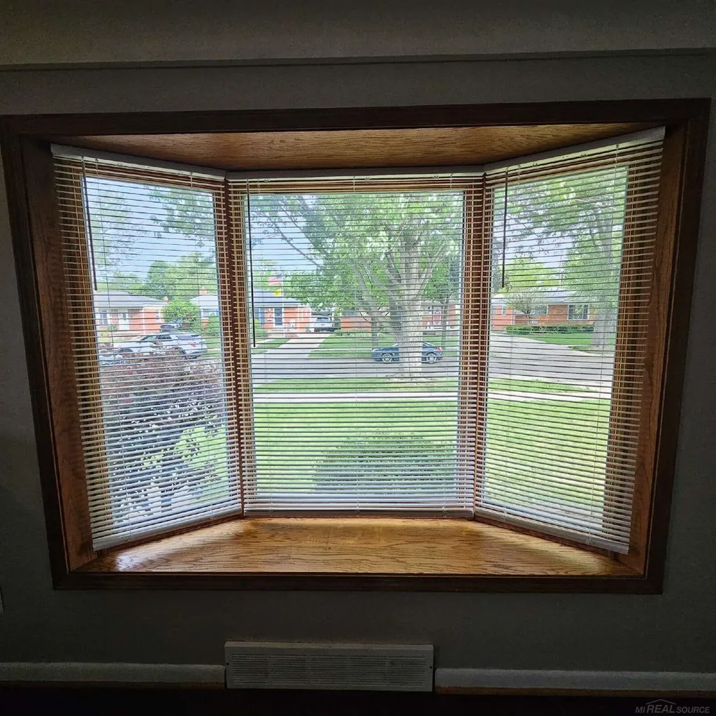 21724 Arrowhead Street St. Clair Shores City MI 48082