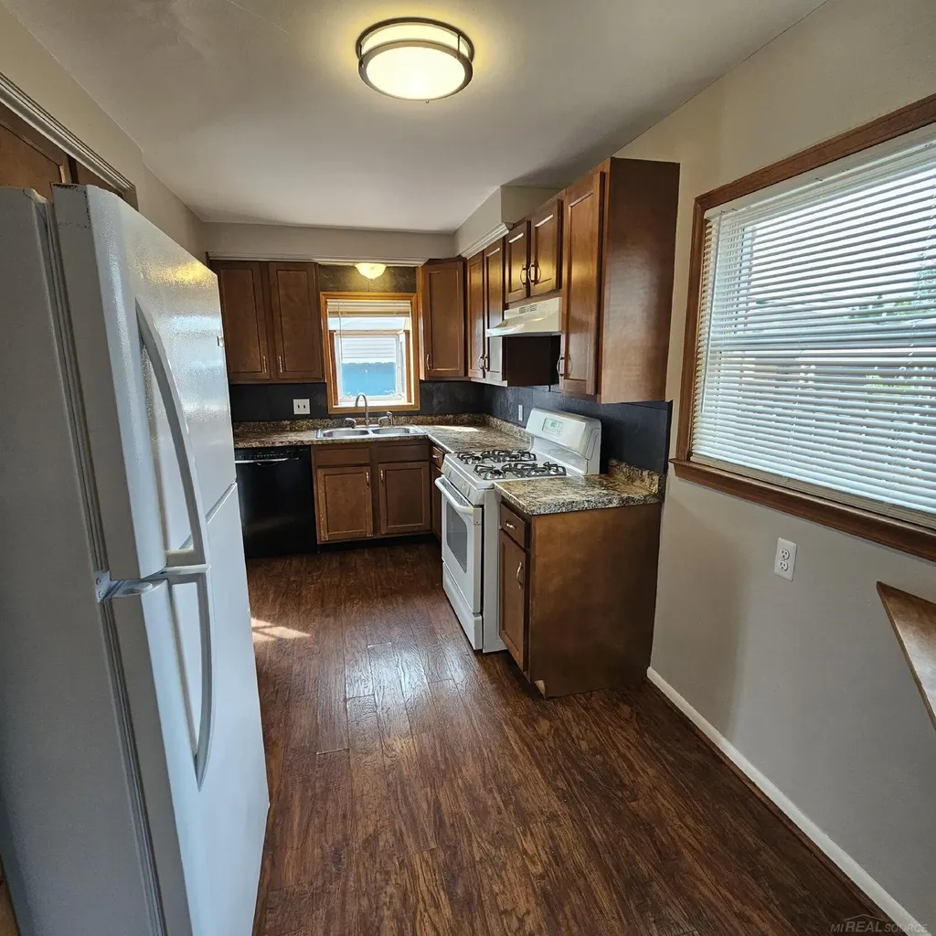 21724 Arrowhead Street St. Clair Shores City MI 48082