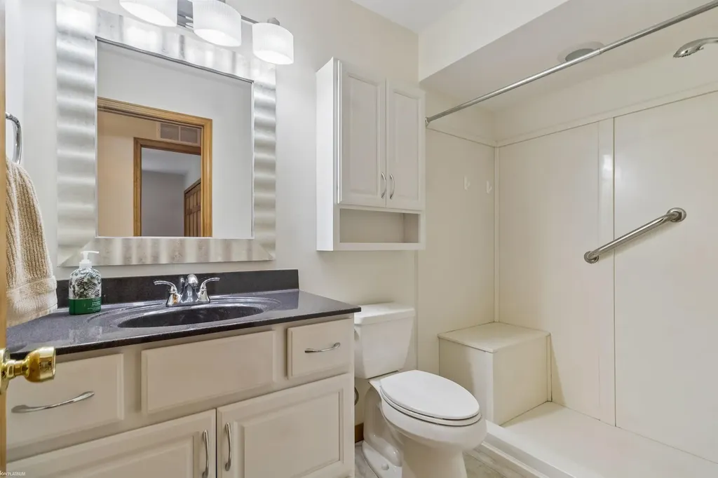 3238 S Shoreview Drive Fort Gratiot Charter Township MI 48059