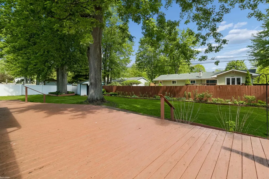 3238 S Shoreview Drive Fort Gratiot Charter Township MI 48059