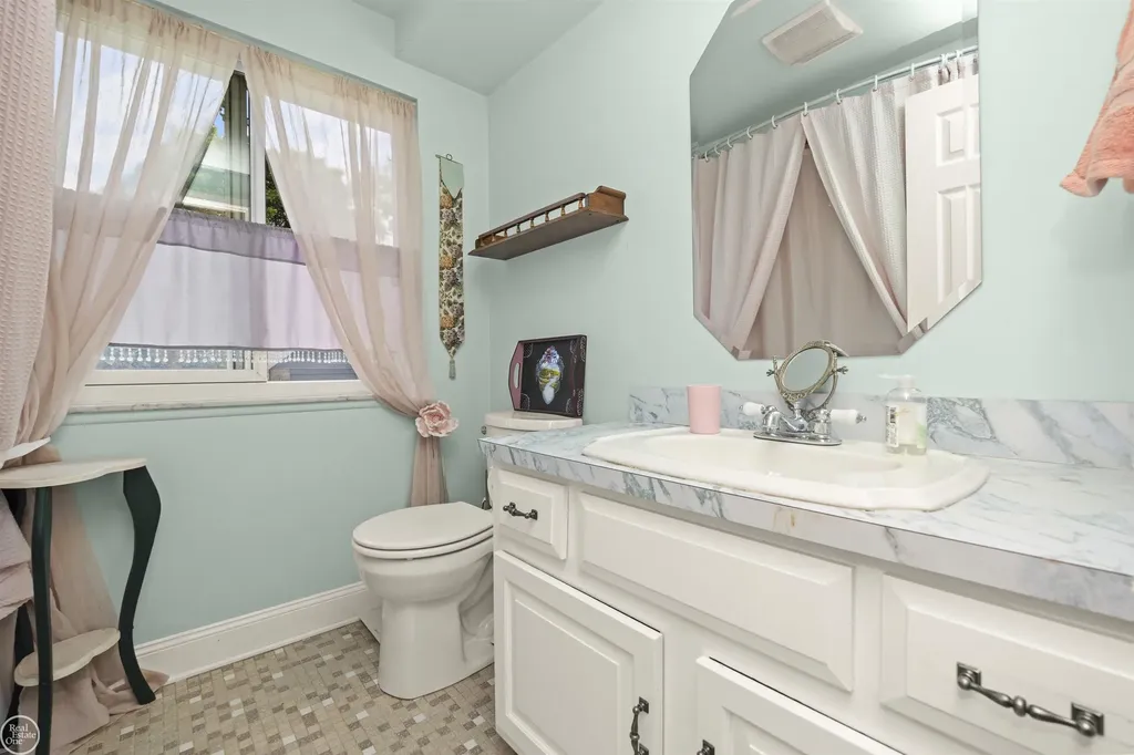 28329 E Blom Drive Harrison Charter Township MI 48045