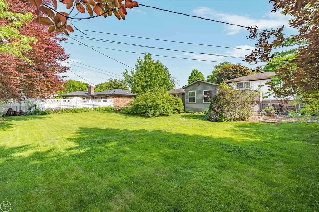 28329 E Blom Drive Harrison Charter Township MI 48045