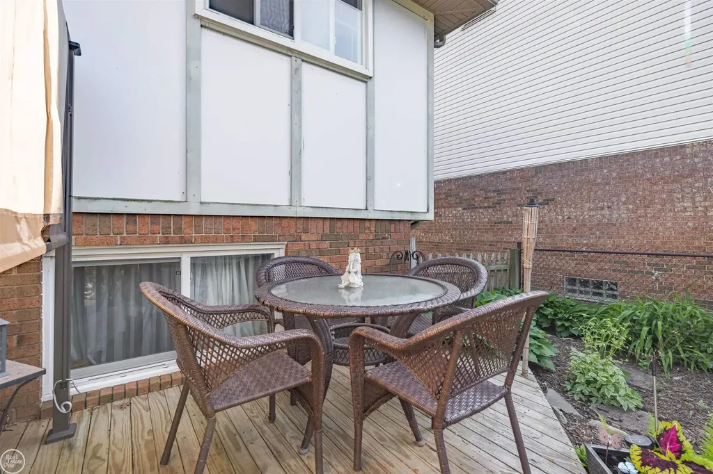 28329 E Blom Drive Harrison Charter Township MI 48045