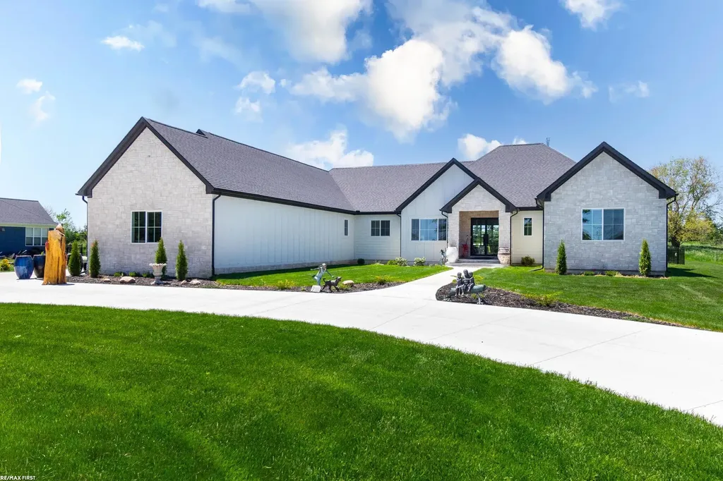 65855 Mound Road Washington Township MI 48095