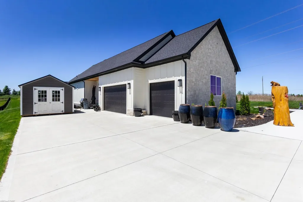 65855 Mound Road Washington Township MI 48095
