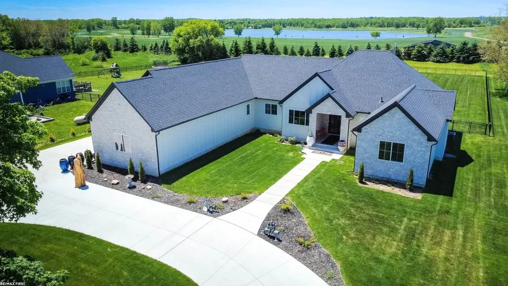 65855 Mound Road Washington Township MI 48095