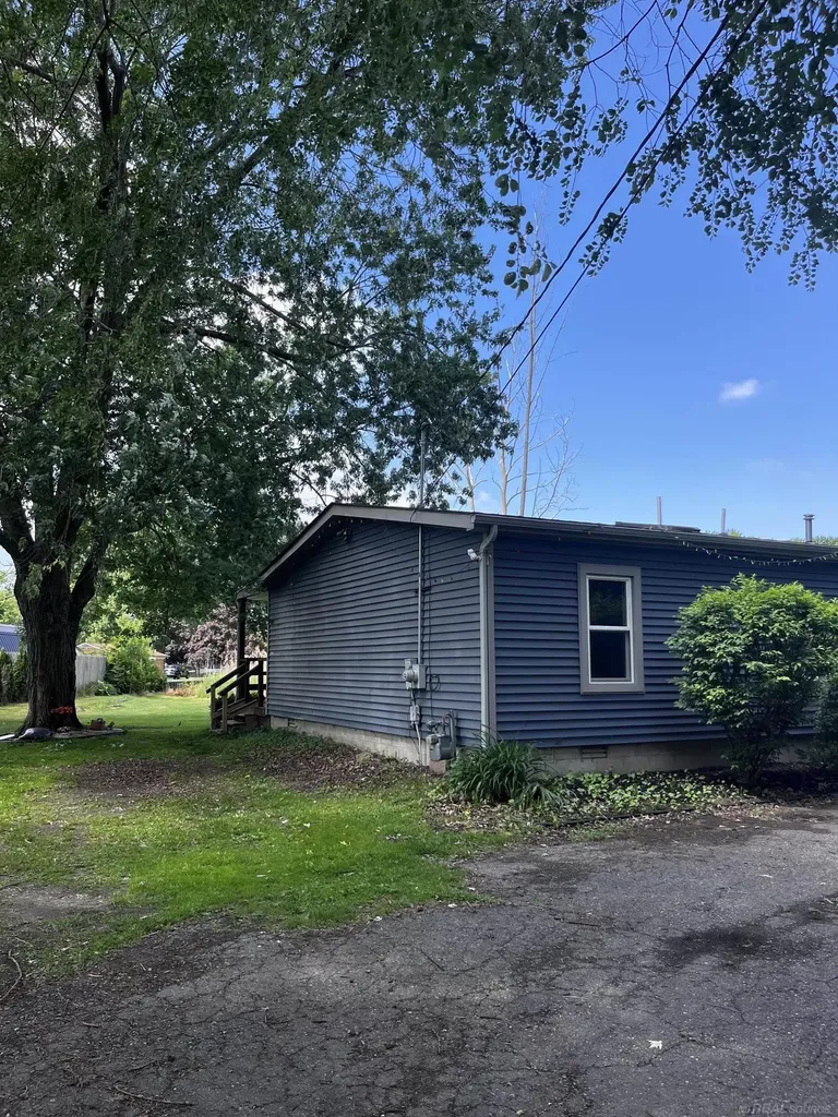 351 Center Street Algonac City MI 48001