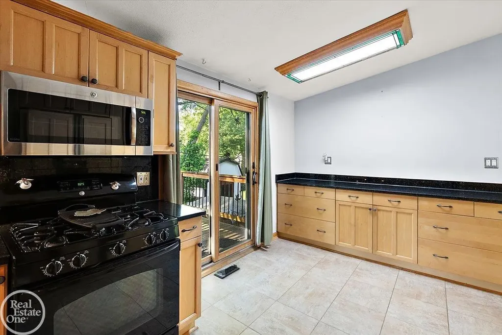 1136 Miller Road Lake Orion Village MI 48362