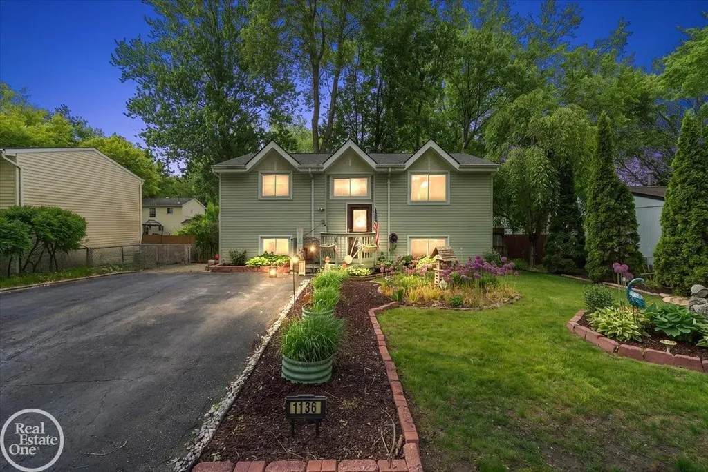 1136 Miller Road Lake Orion Village MI 48362