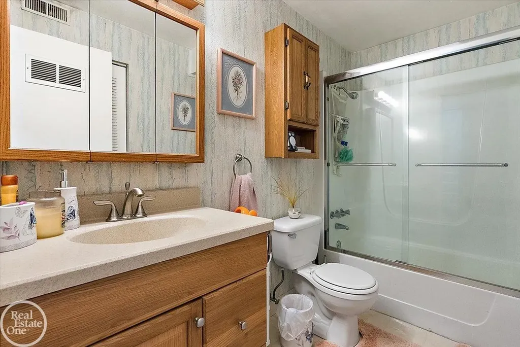 1136 Miller Road Lake Orion Village MI 48362