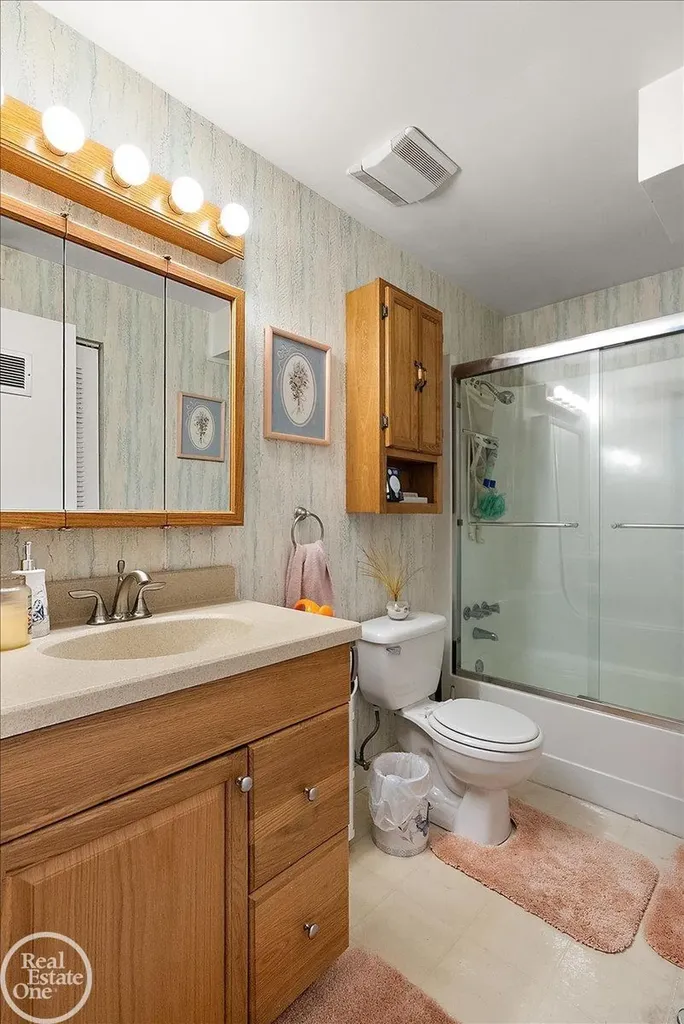 1136 Miller Road Lake Orion Village MI 48362