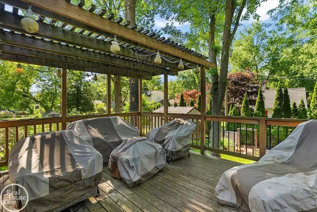 1136 Miller Road Lake Orion Village MI 48362