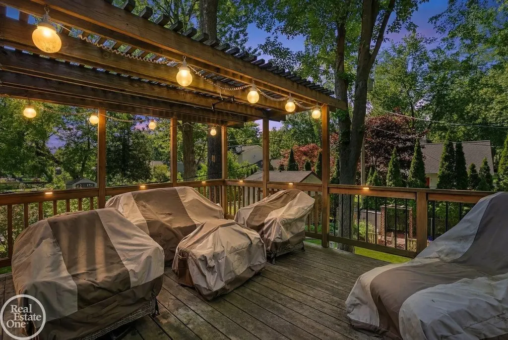 1136 Miller Road Lake Orion Village MI 48362