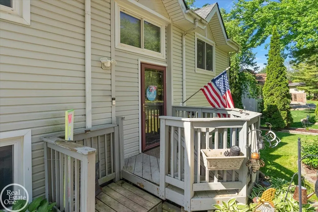 1136 Miller Road Lake Orion Village MI 48362