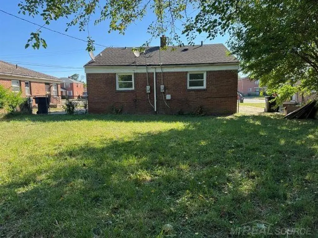 19961 Greenfield Road Detroit City MI 48235