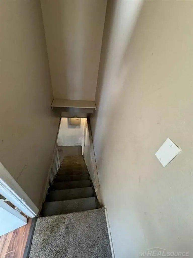 19961 Greenfield Road Detroit City MI 48235