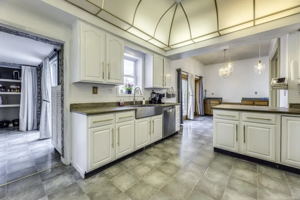 7197 Hubbard Street Lexington Village MI 48450