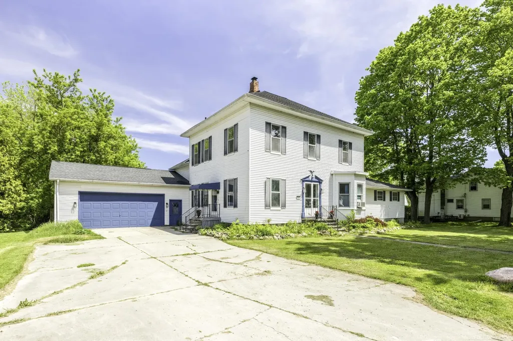 7197 Hubbard Street Lexington Village MI 48450