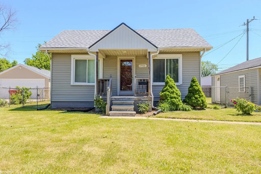 22488 Piper Avenue Eastpointe City MI 48021