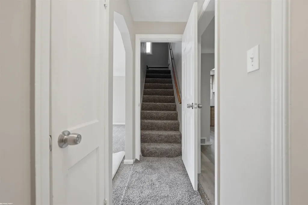 23221 Oneida Street Oak Park City MI 48237