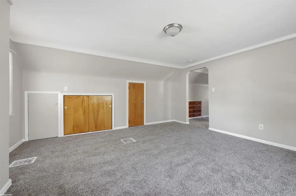 23221 Oneida Street Oak Park City MI 48237