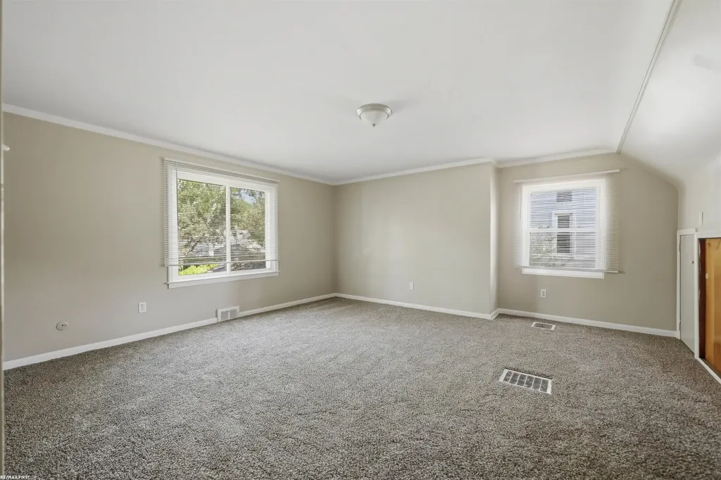 23221 Oneida Street Oak Park City MI 48237