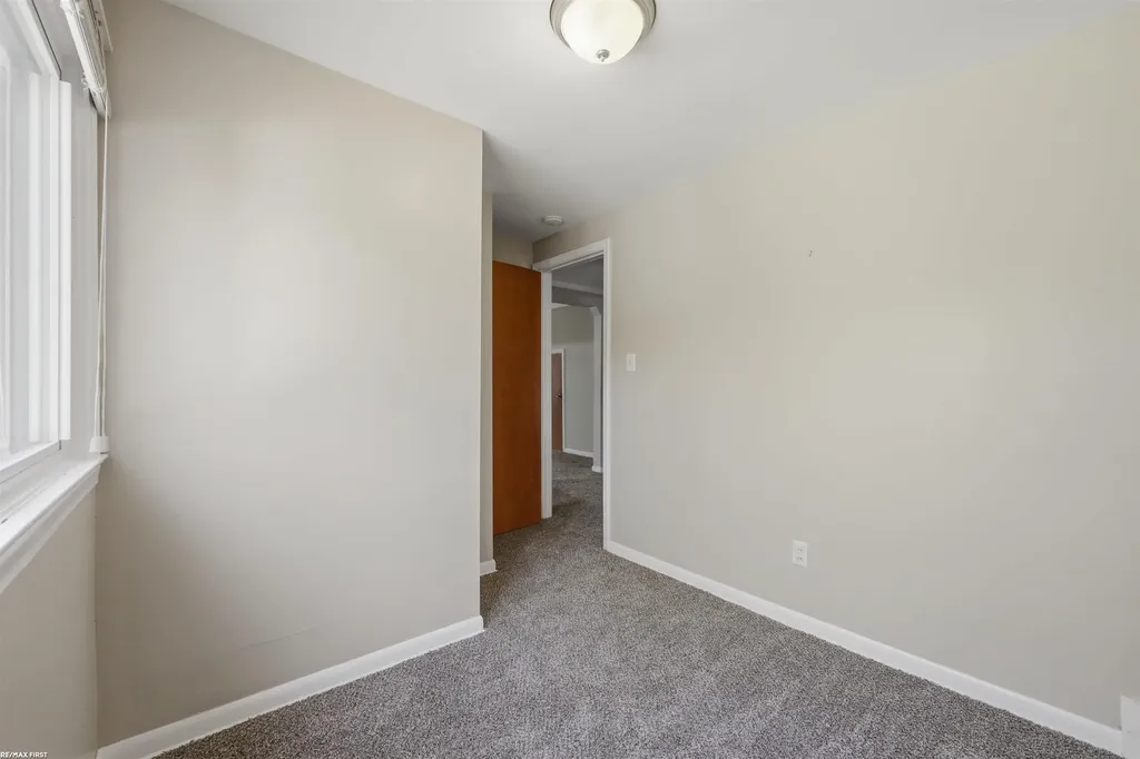 23221 Oneida Street Oak Park City MI 48237