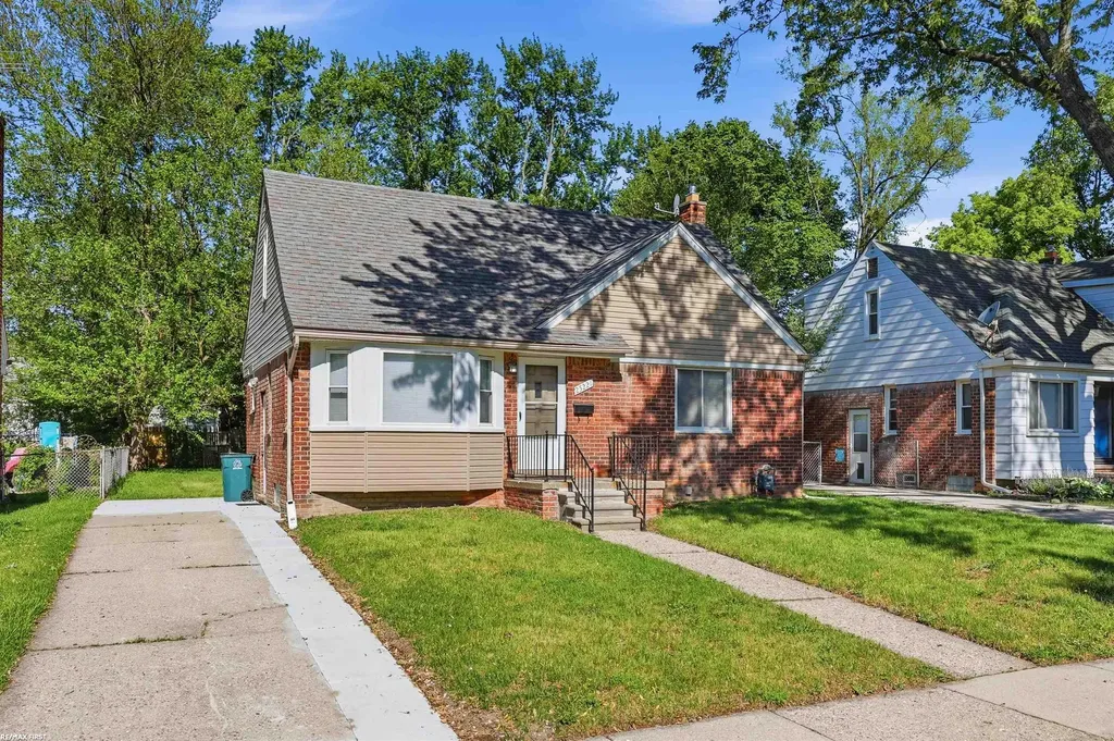 23221 Oneida Street Oak Park City MI 48237