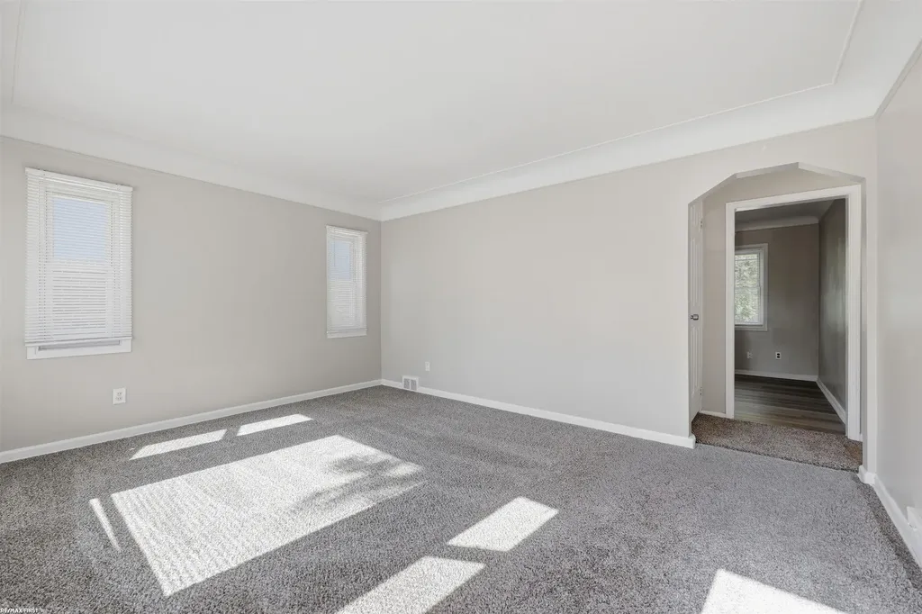 23221 Oneida Street Oak Park City MI 48237