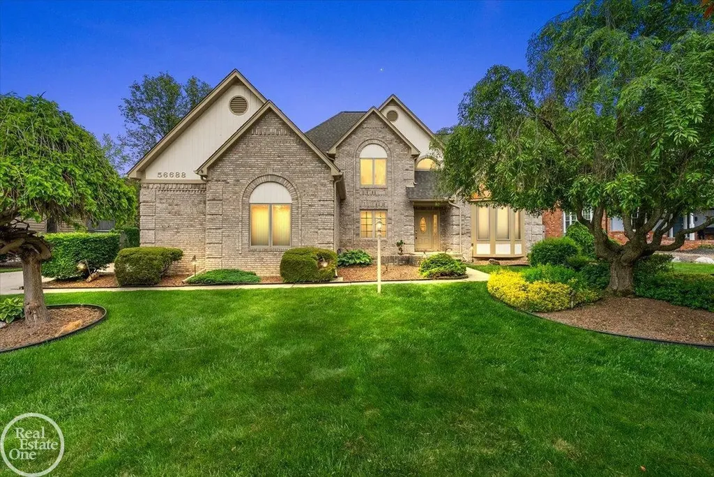 56688 Portsmouth Court Shelby Charter Township MI 48316