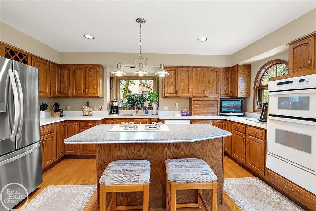 56688 Portsmouth Court Shelby Charter Township MI 48316