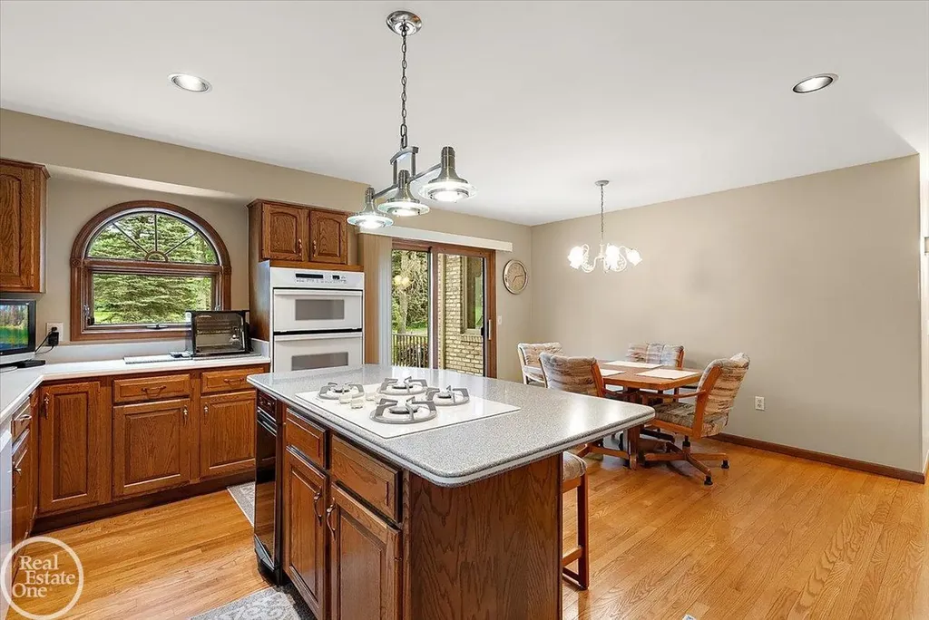 56688 Portsmouth Court Shelby Charter Township MI 48316